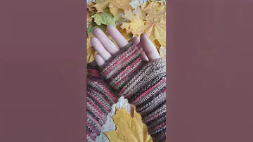 Fingerless gloves YarnArt Heritage 338