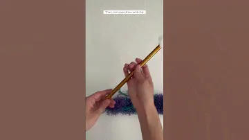 Making a Quick Lei with Long Eyelash Yarn
